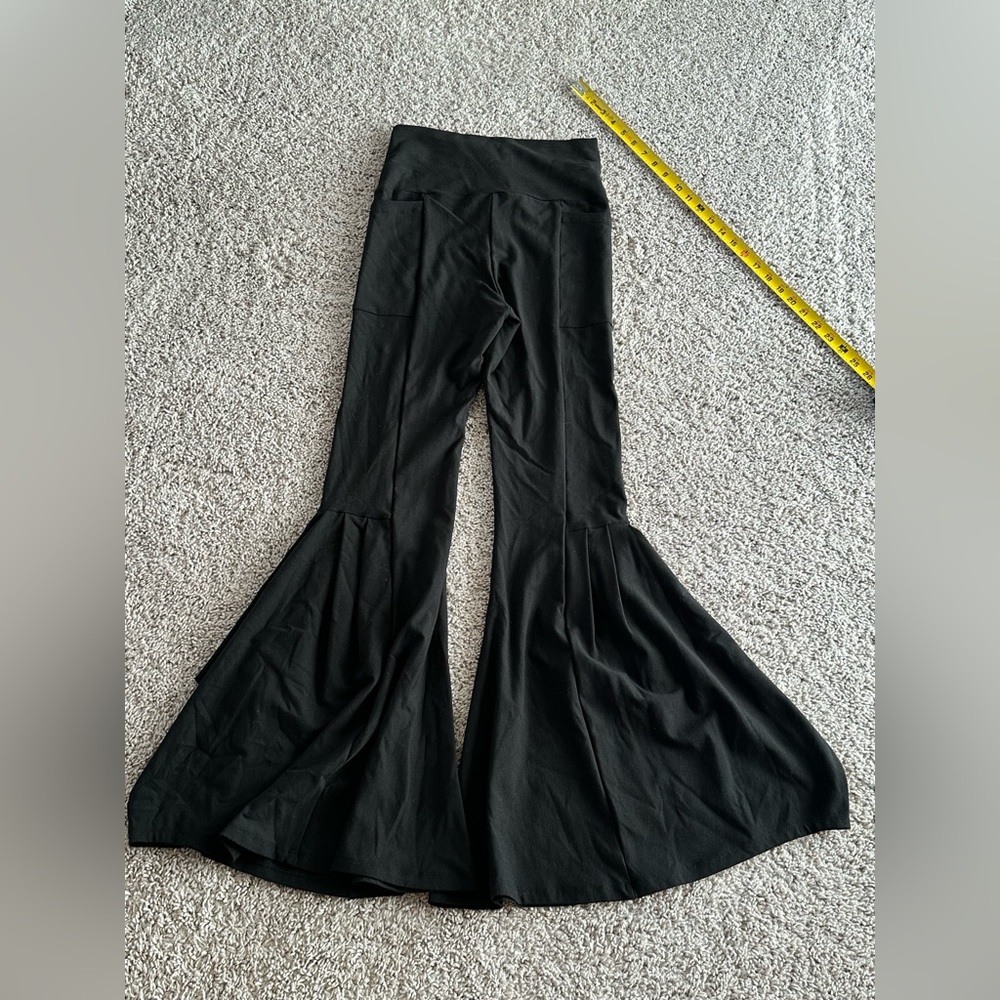 NWT Melodia designs Jezabel flare pant